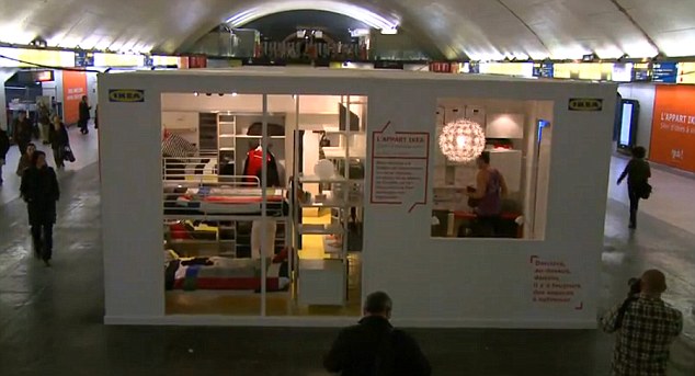 IKEA instals an apartment in Parisian metro 
